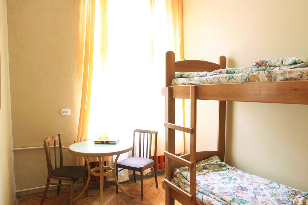 Hollywood Home Hostel Lviv Kamer foto