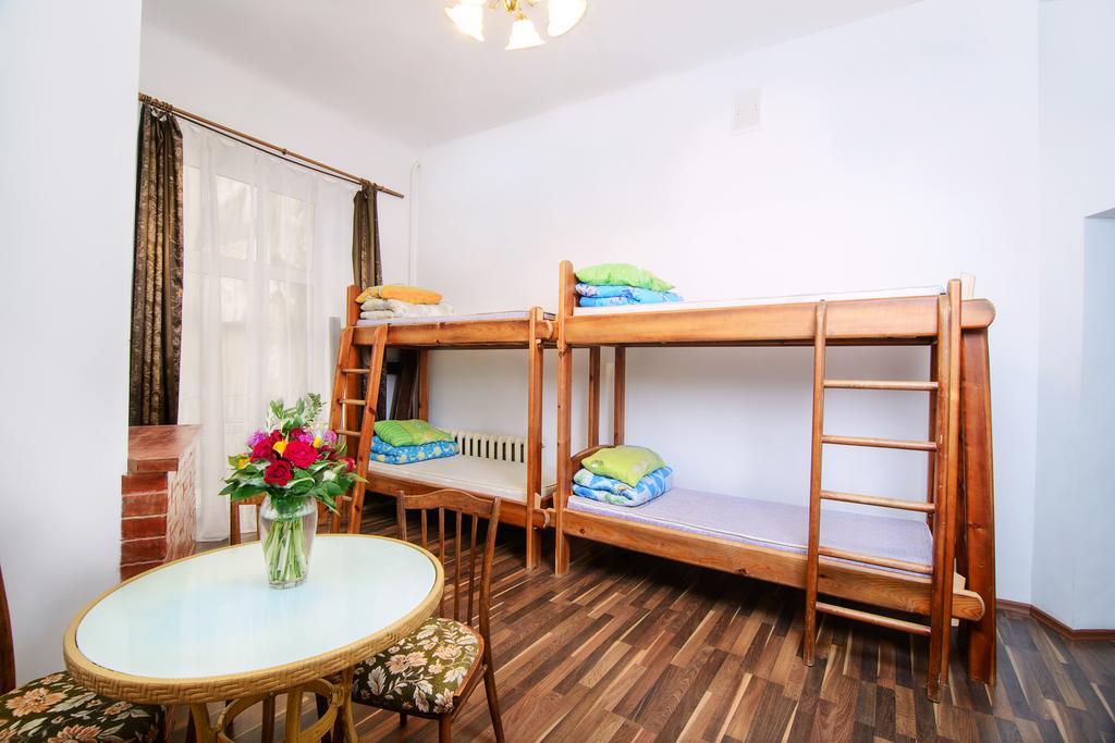 Hollywood Home Hostel Lviv Kamer foto