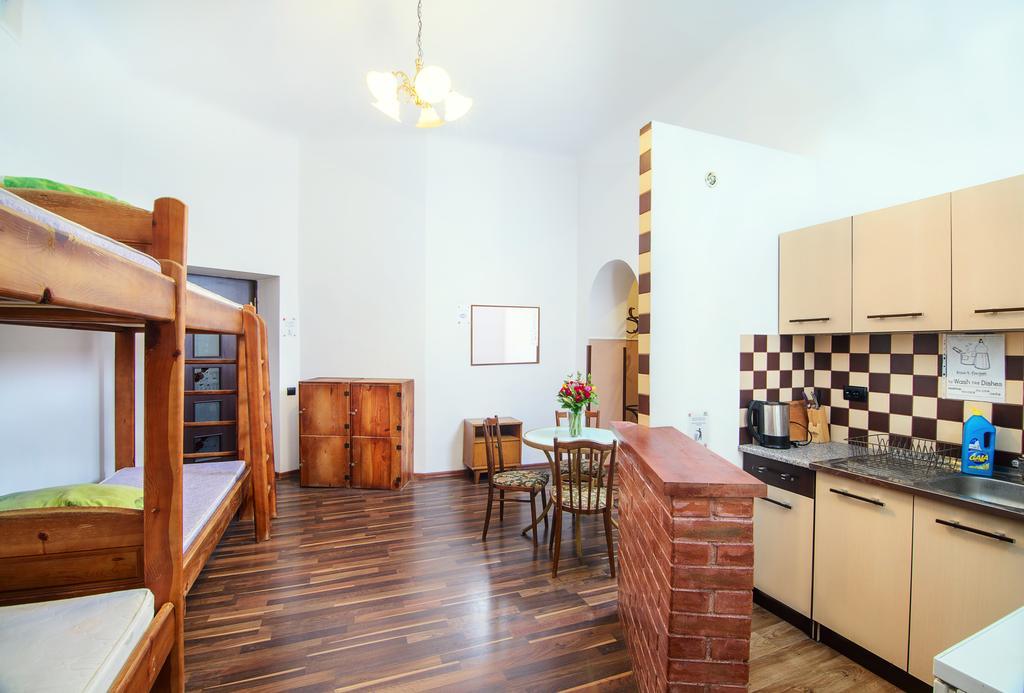 Hollywood Home Hostel Lviv Kamer foto
