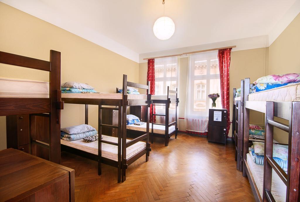 Hollywood Home Hostel Lviv Kamer foto