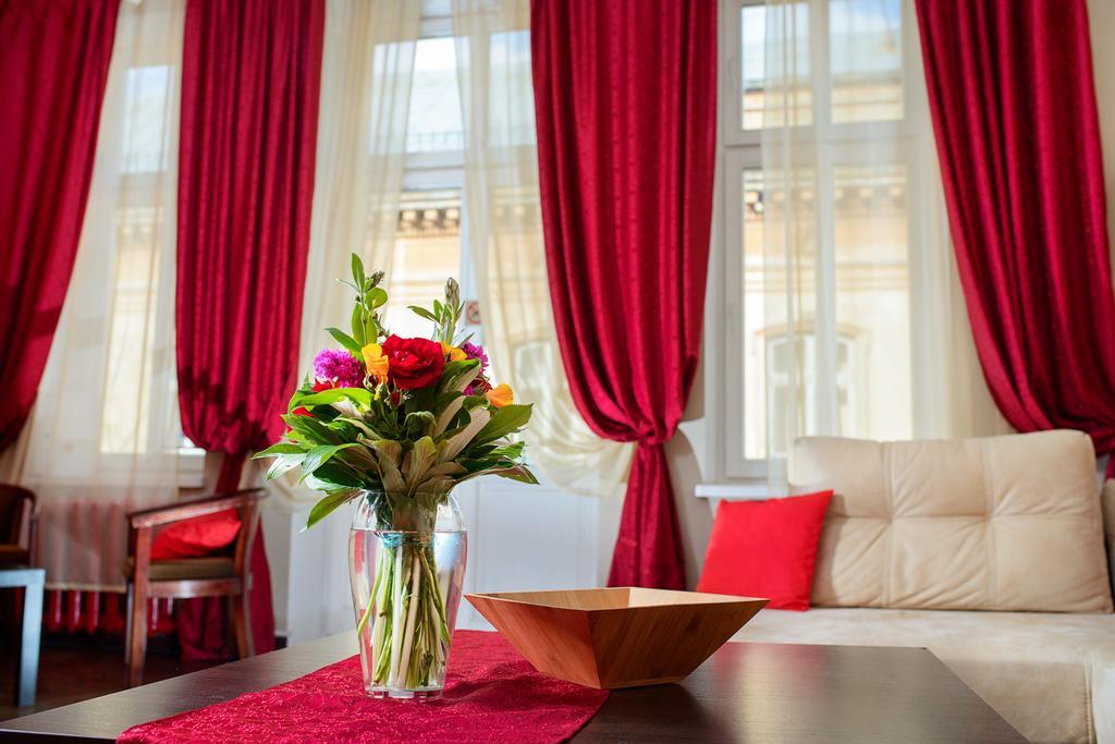 Hollywood Home Hostel Lviv Kamer foto