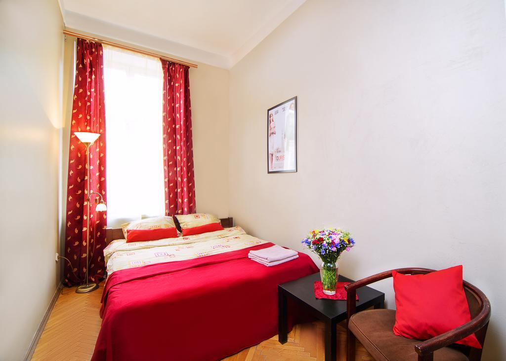 Hollywood Home Hostel Lviv Kamer foto
